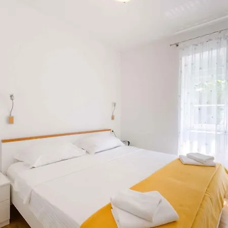 Apartment In 39185 Crikvenica