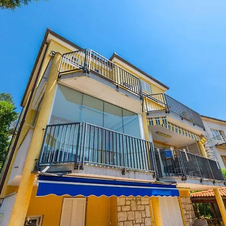 Apartment In 39185 Crikvenica